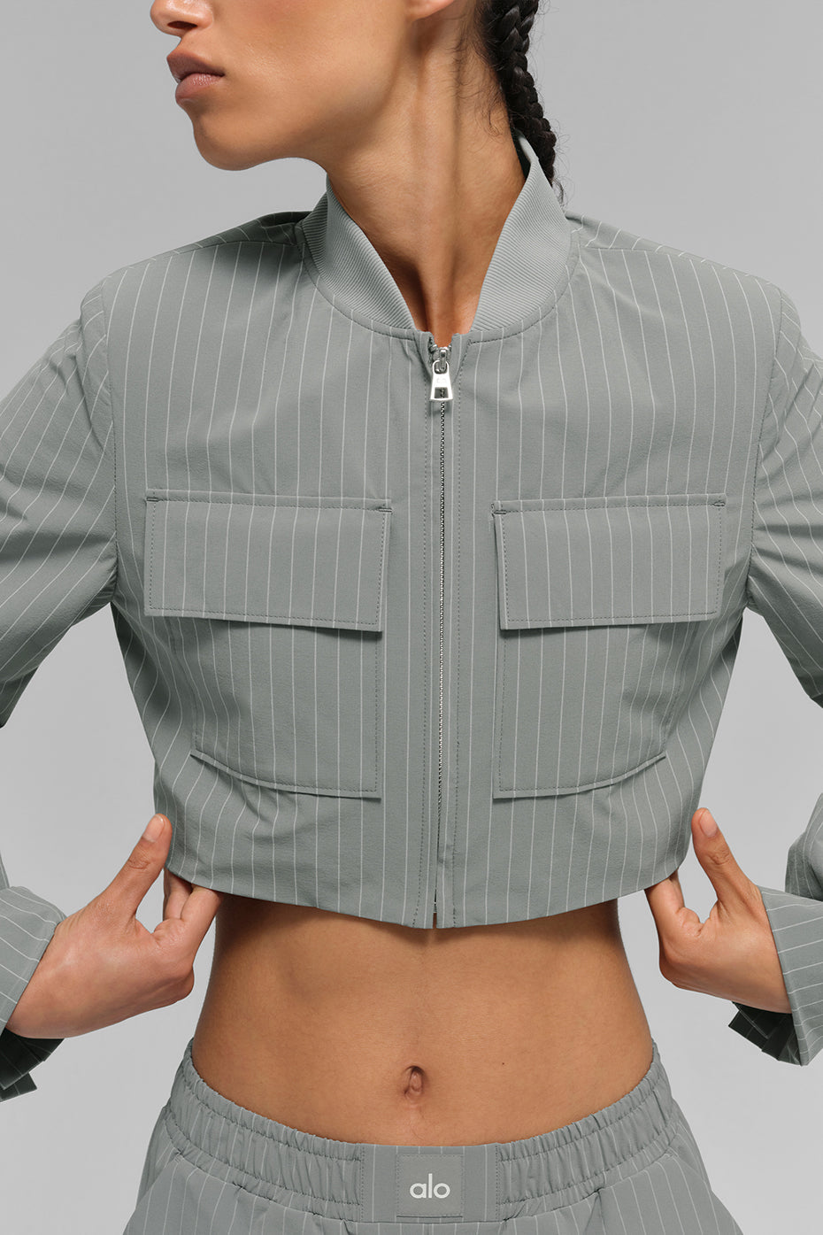 Veste courte à rayures fines avec fermeture éclair intégrale "RUPTURE DE STOCK"